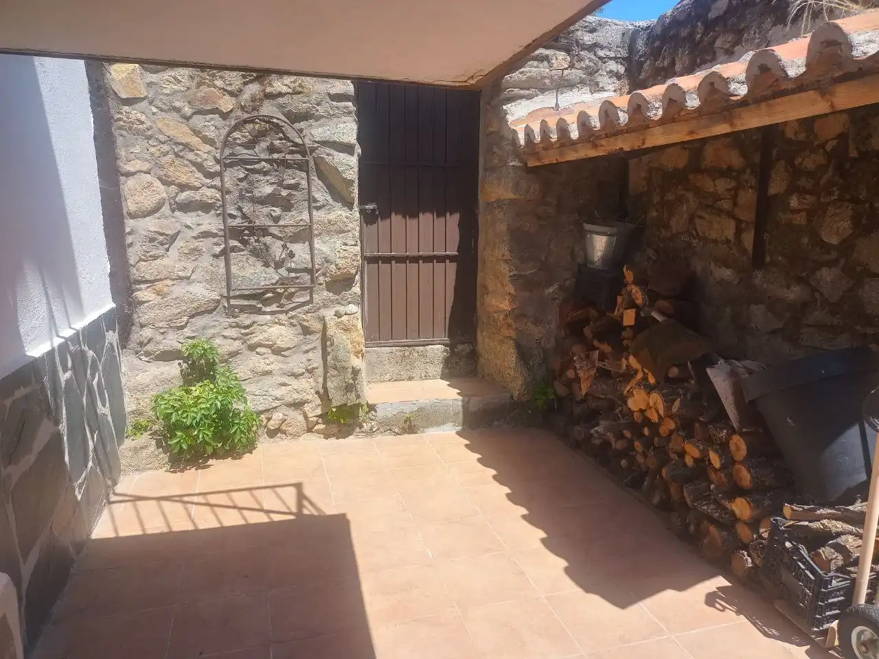 Detached homes for sale in Umbrías  with Furnished