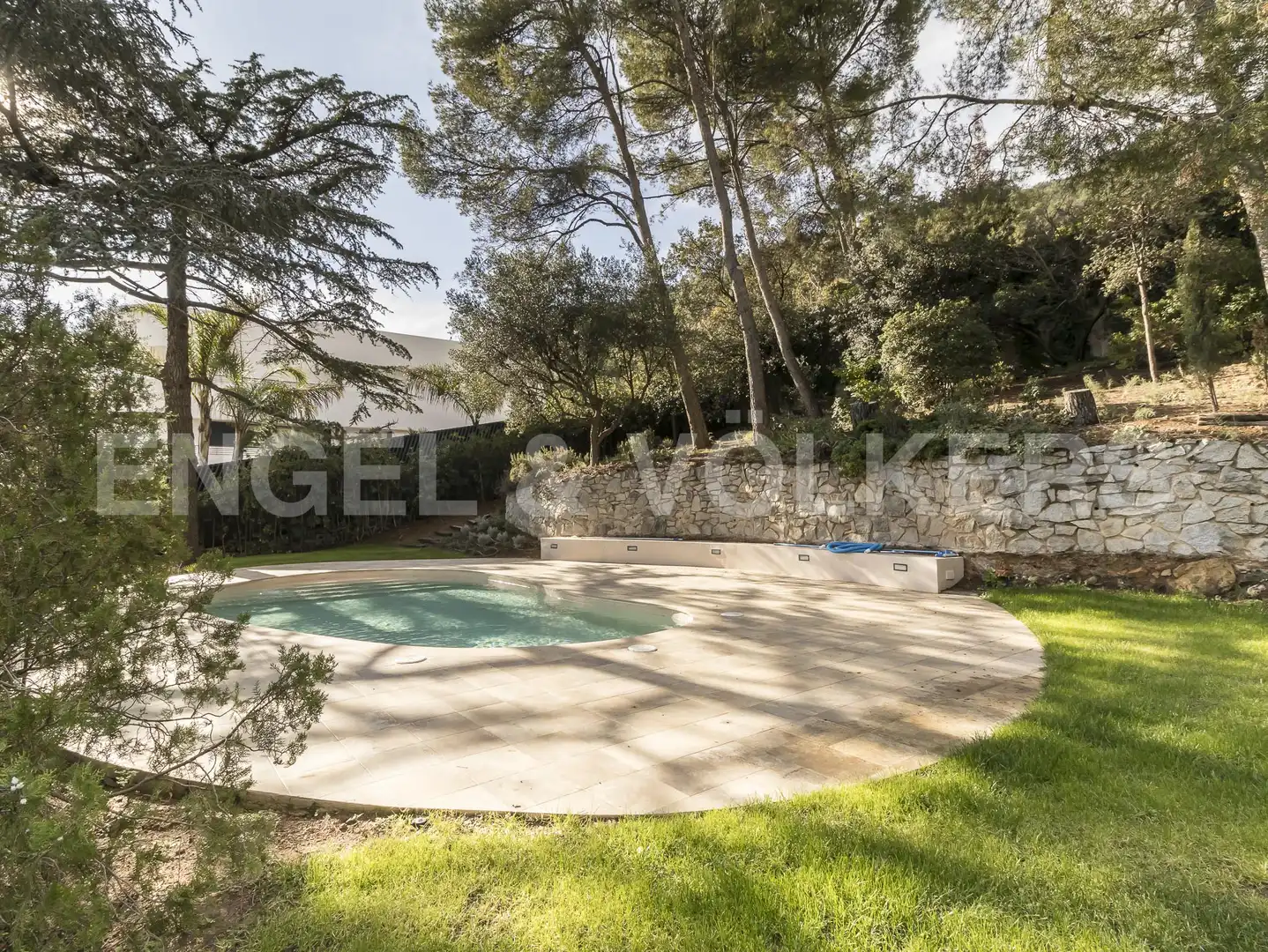 Swimming pool of Houses for rent in Barcelona  with Air Conditioner, Heating and Private garden