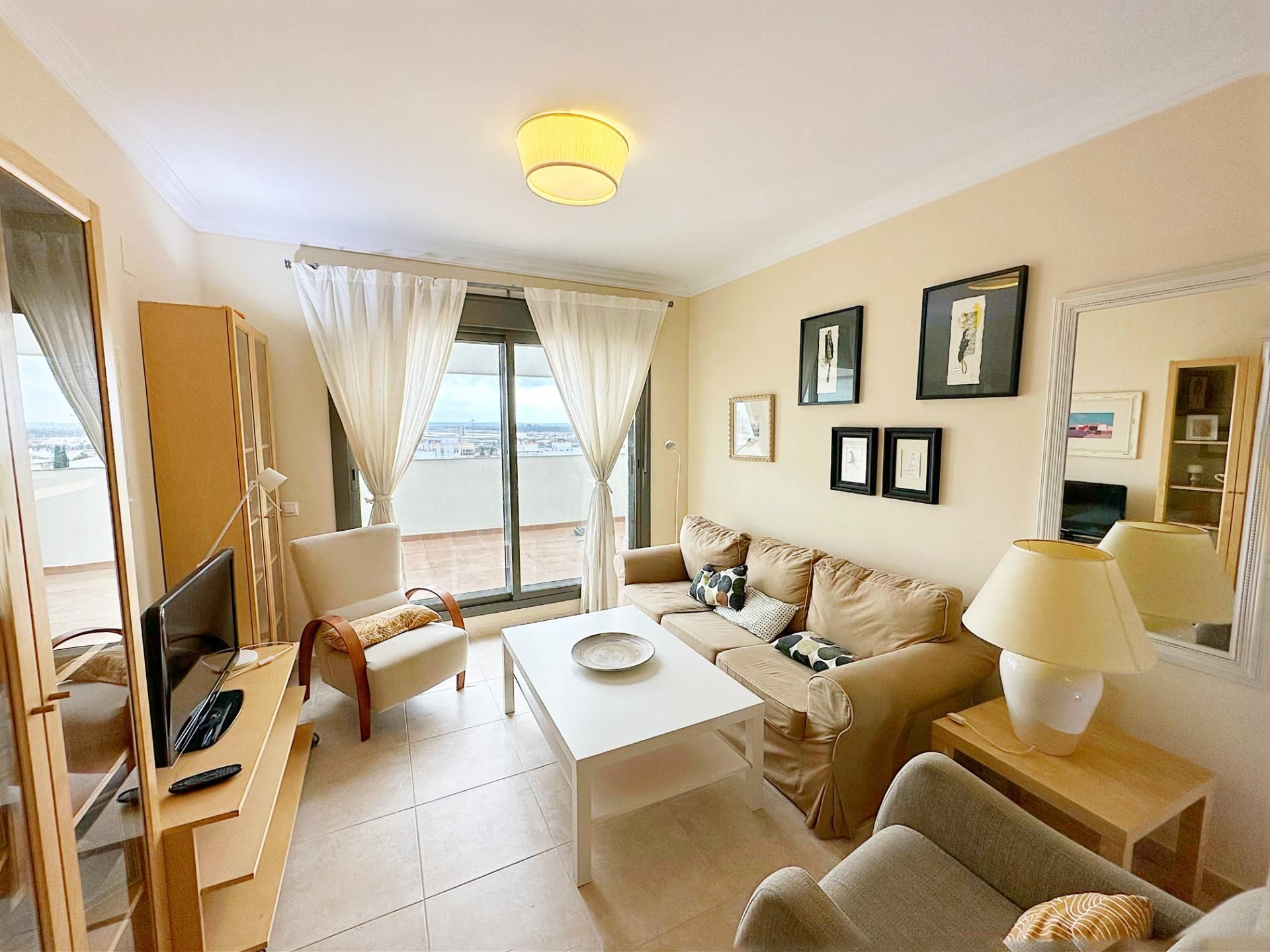 Attic to rent in Barrio del Centro