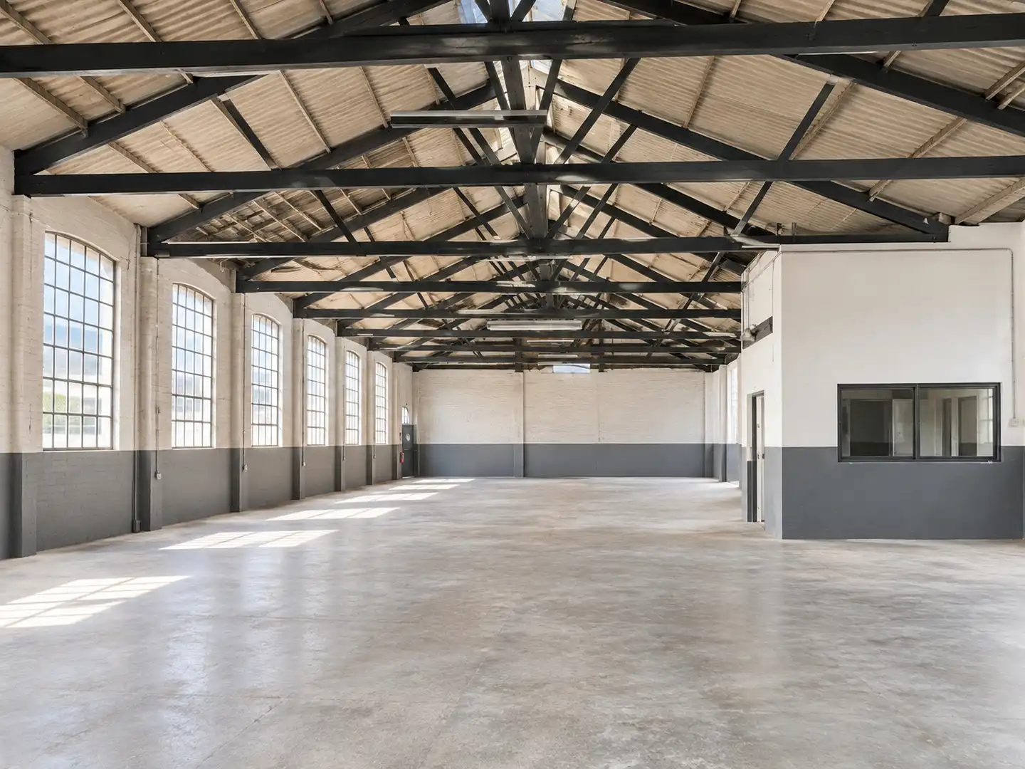 Industrial building to rent in Carrer de Faraday, imagen 3