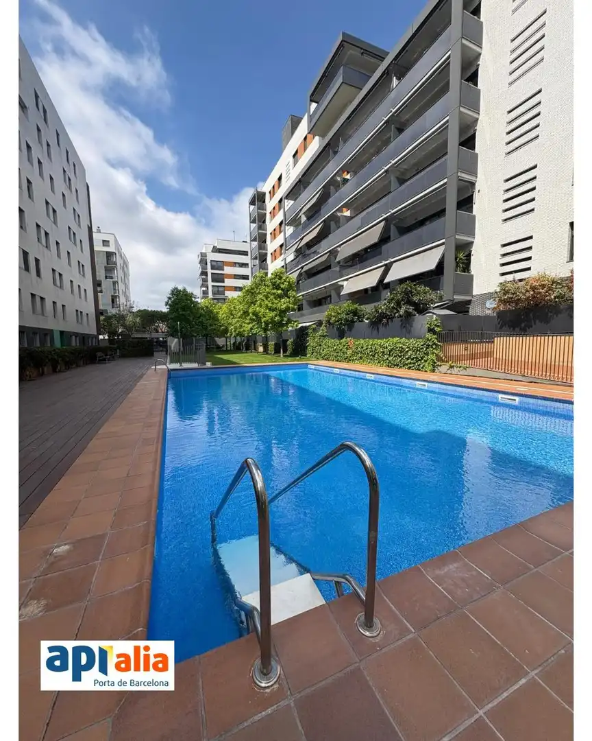 Piscina de Apartament en venda en Sant Feliu de Llobregat