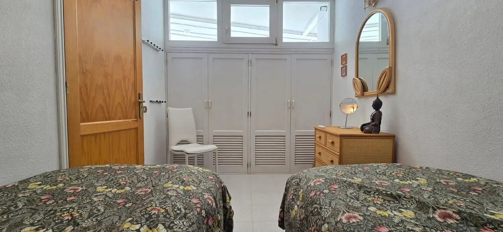 Habitación de Apartamento de alquiler en San Bartolomé de Tirajana con Amueblado, Balcón y Piscina comunitaria