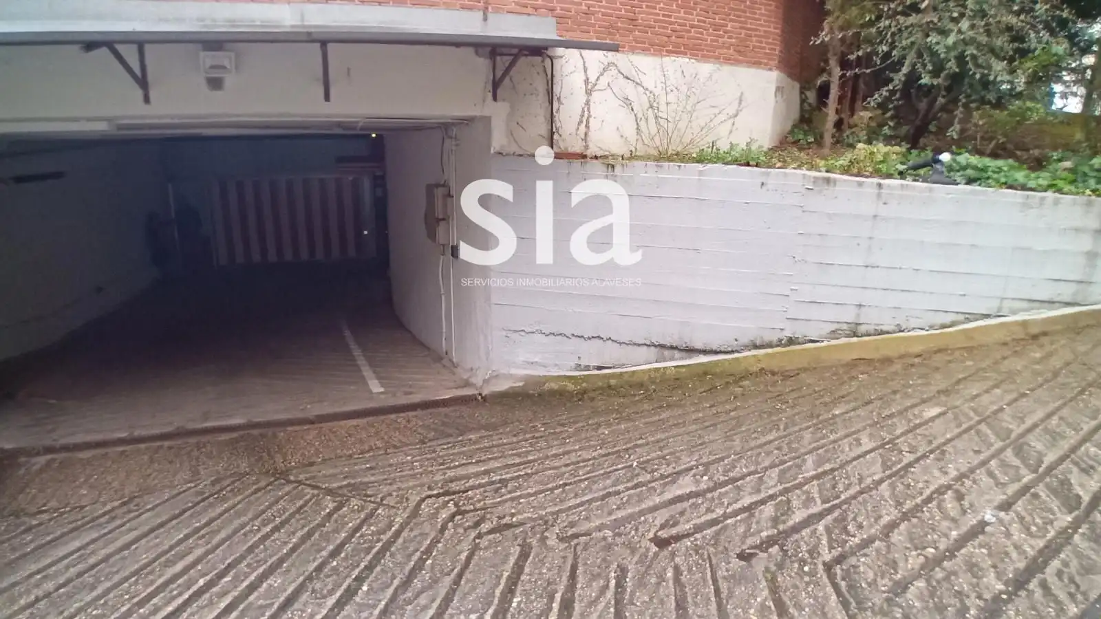 Parkplatz von Wohnung zum Verkauf in Vitoria - Gasteiz mit Heizung, Abstellraum und Möbliert