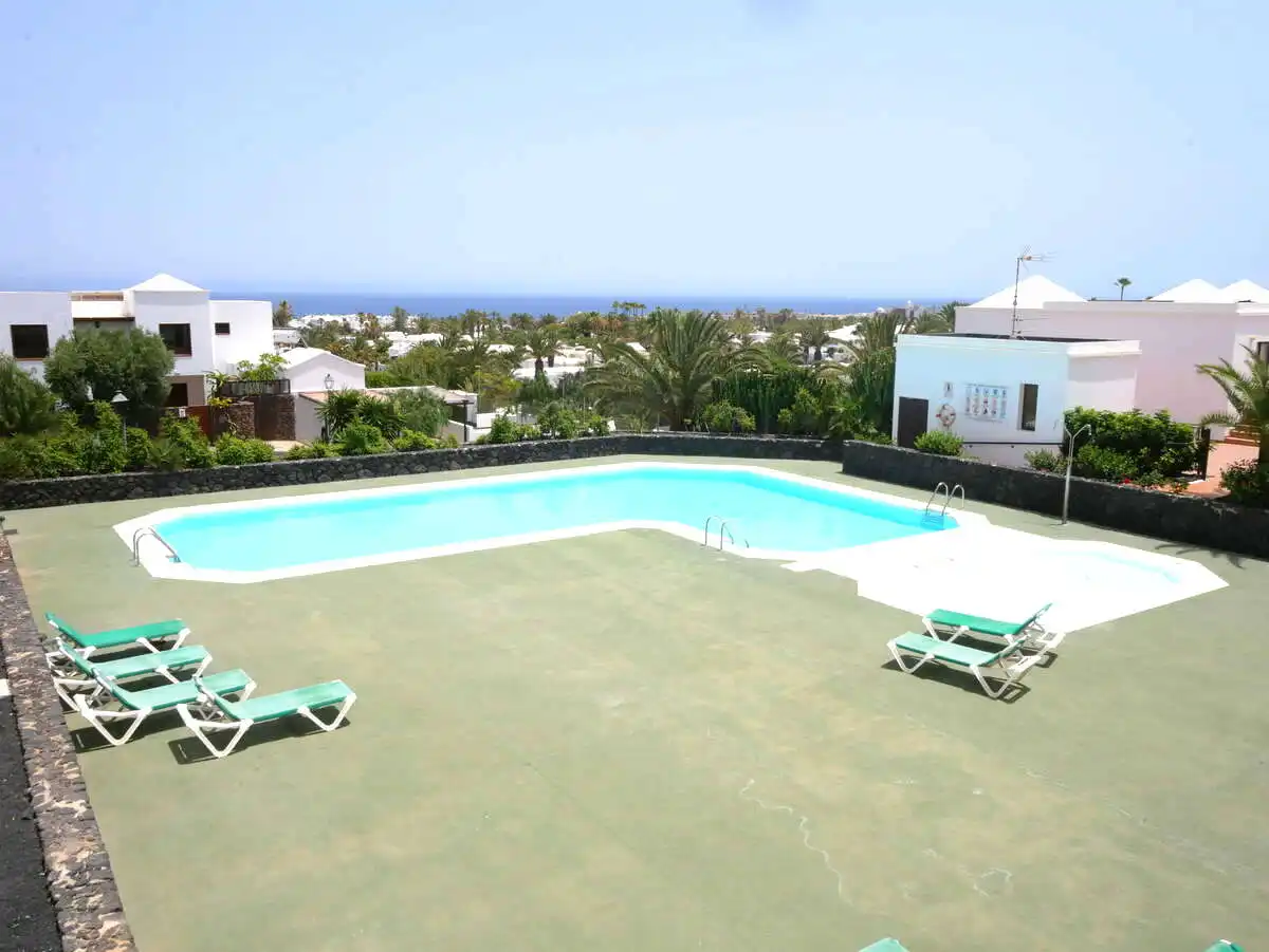 Piscina de Apartament en venda en Teguise amb Terrassa, Moblat i Piscina comunitària