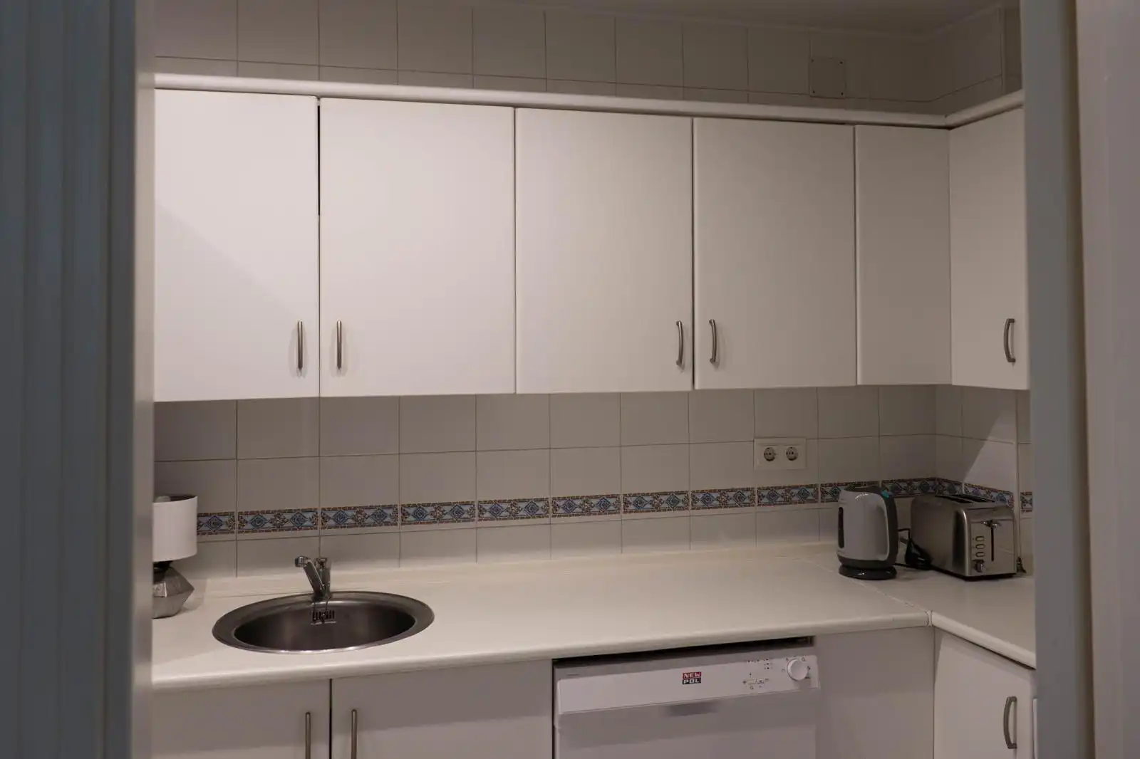 Cuina de Apartament en venda en Estepona amb Jardí privat, Terrassa i Piscina comunitària
