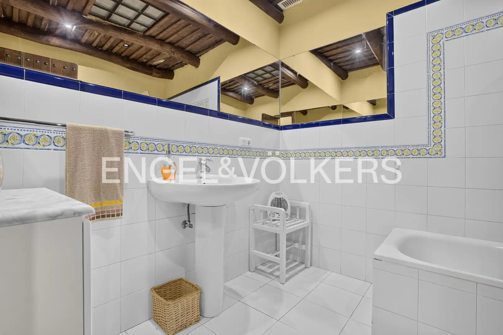 Bathroom of Houses for sale in Aracena, Huelva