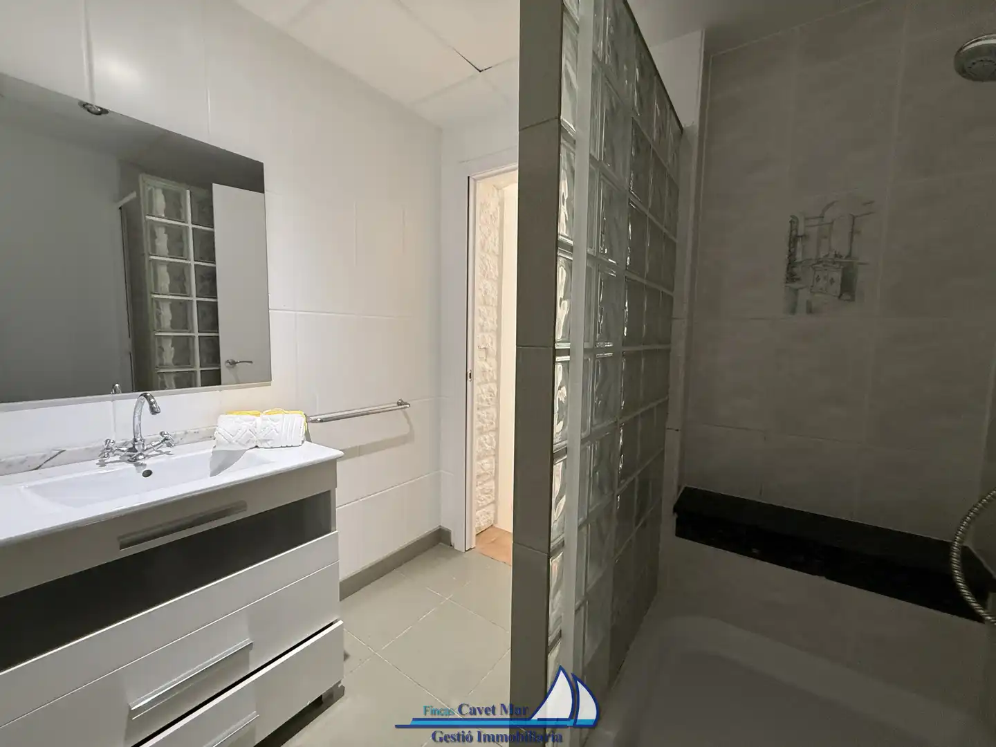 Baño de Casa adosada en venta en Mont-roig del Camp con Aire acondicionado, Calefacción y Jardín privado