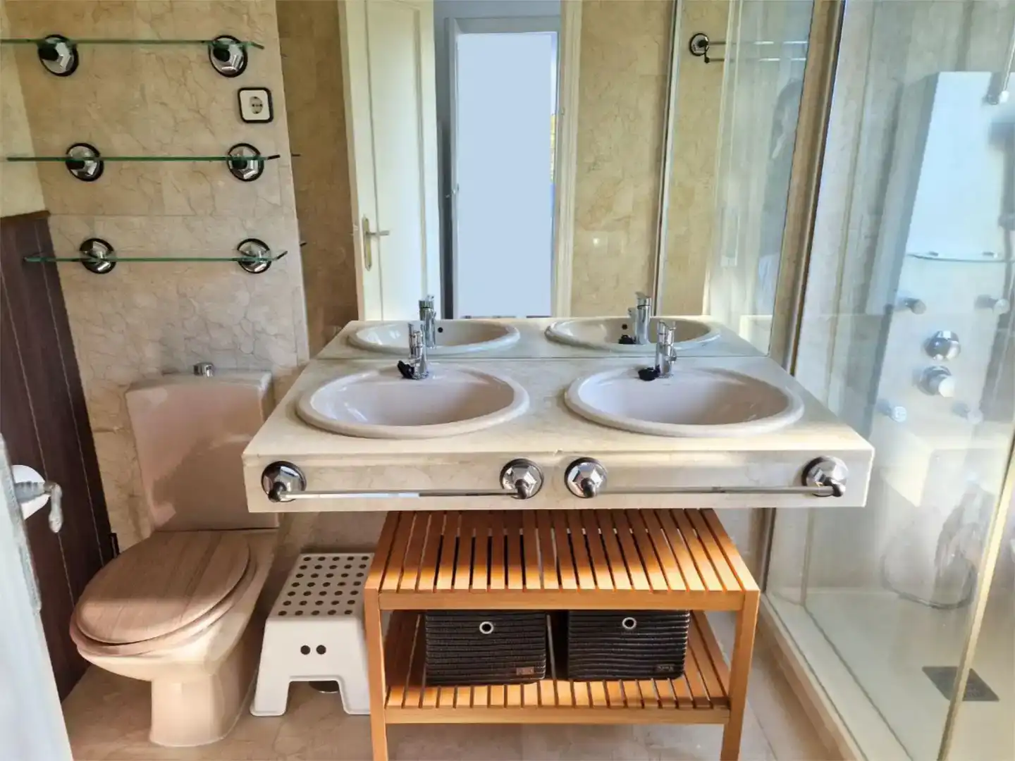 Baño de Casa o chalet para compartir en Madrid con Aire acondicionado, Jardín privado y Parquet