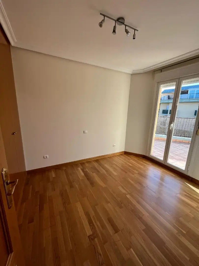 Habitación de Ático en venta en Las Rozas de Madrid con Aire acondicionado, Calefacción y Parquet
