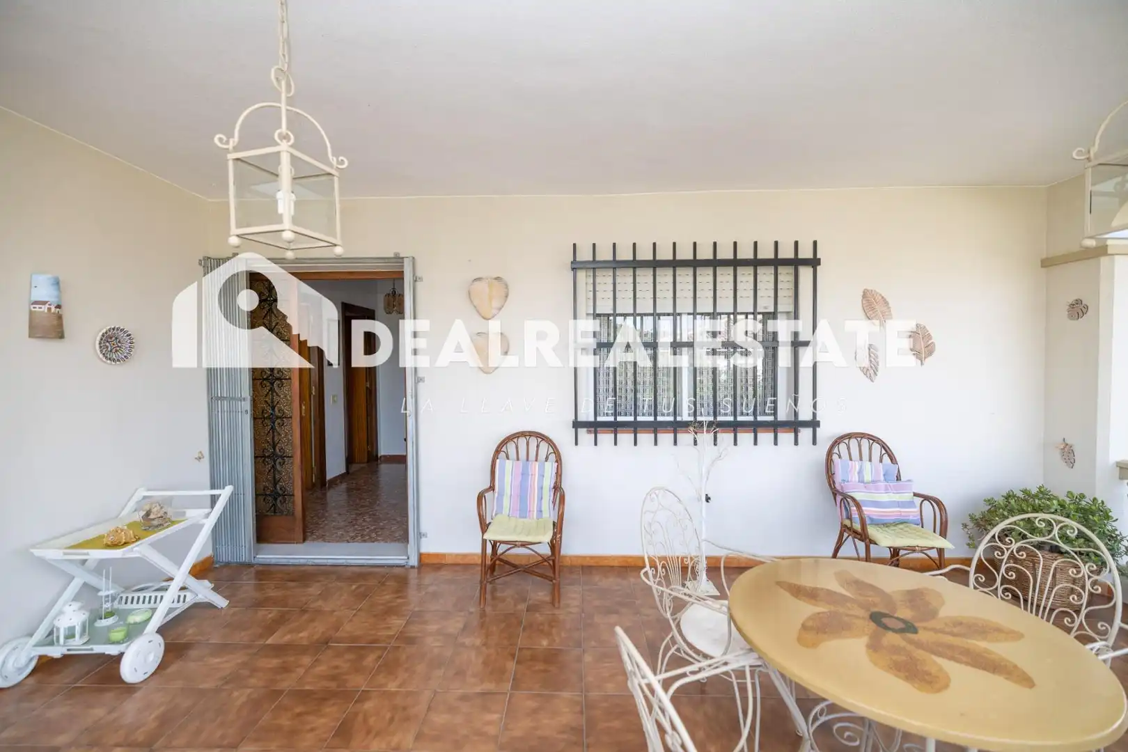 Vista exterior de Casa o xalet en venda en Almonte amb Jardí privat, Terrassa i Moblat