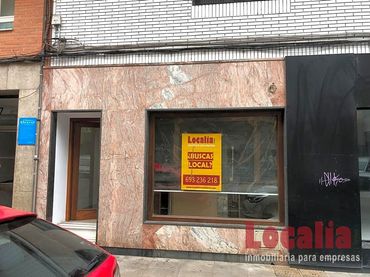 Local comercial de lloguer a Calle Ceferino Calderón