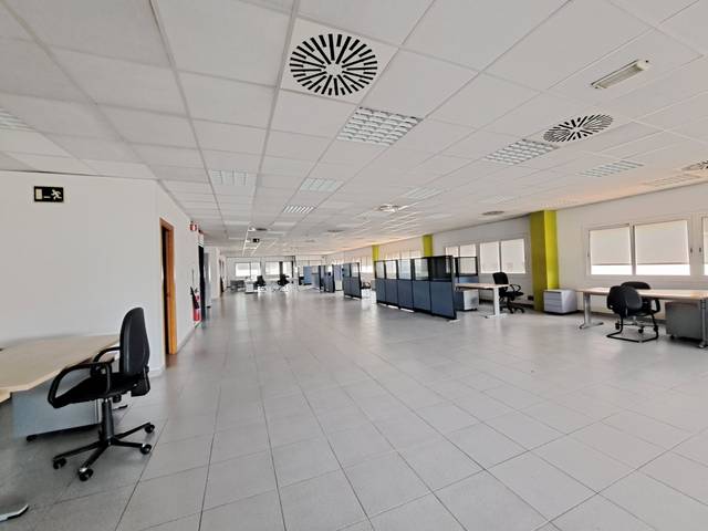 Oficina en Venta en Roquetes - Can Magí