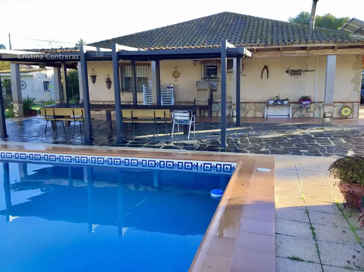Piscina de Casa o xalet en venda en Sevilla amb Aire condicionat, Traster i Piscina