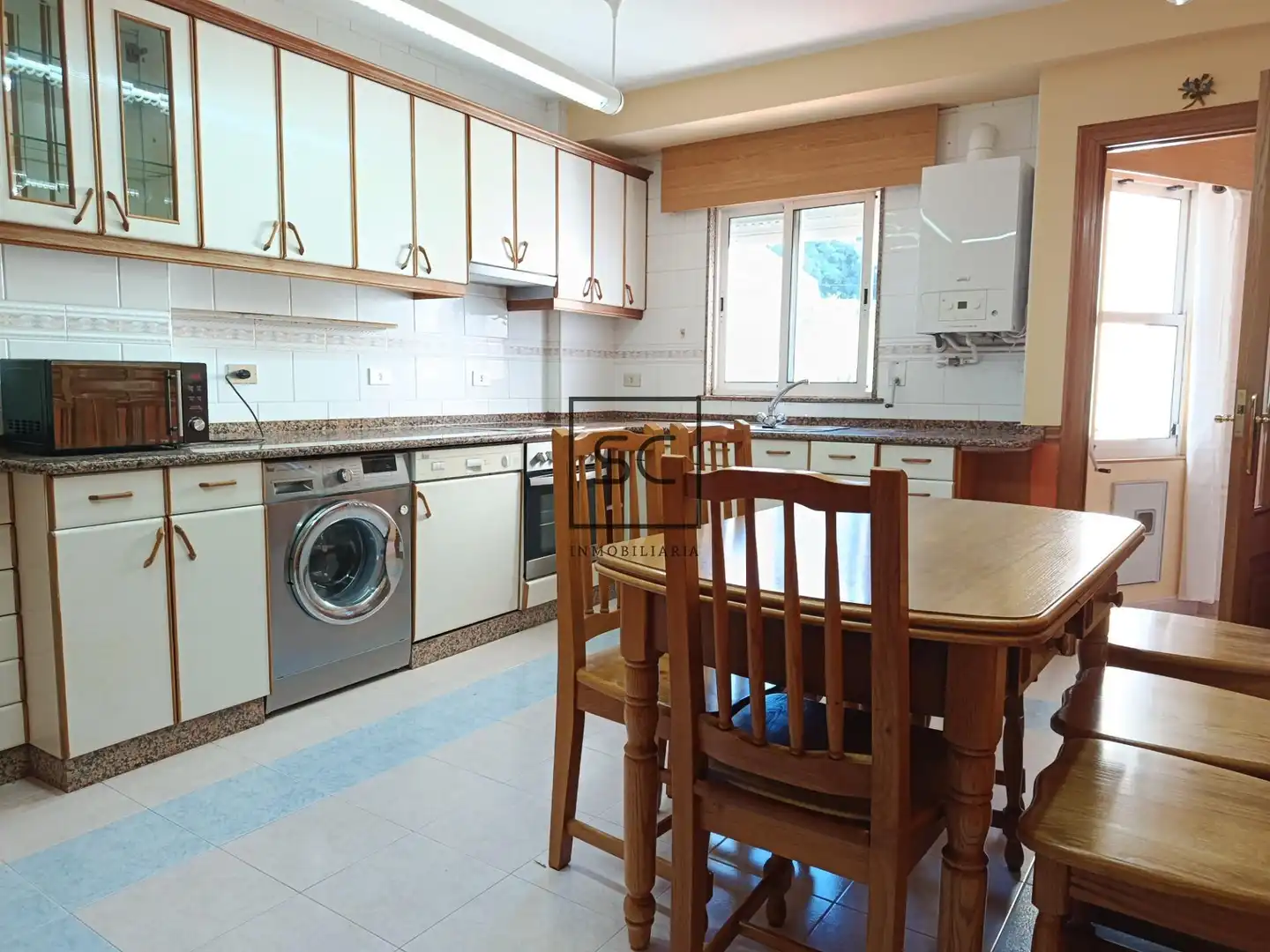 Cocina de Piso en venta en Pontedeume con Calefacción y Amueblado