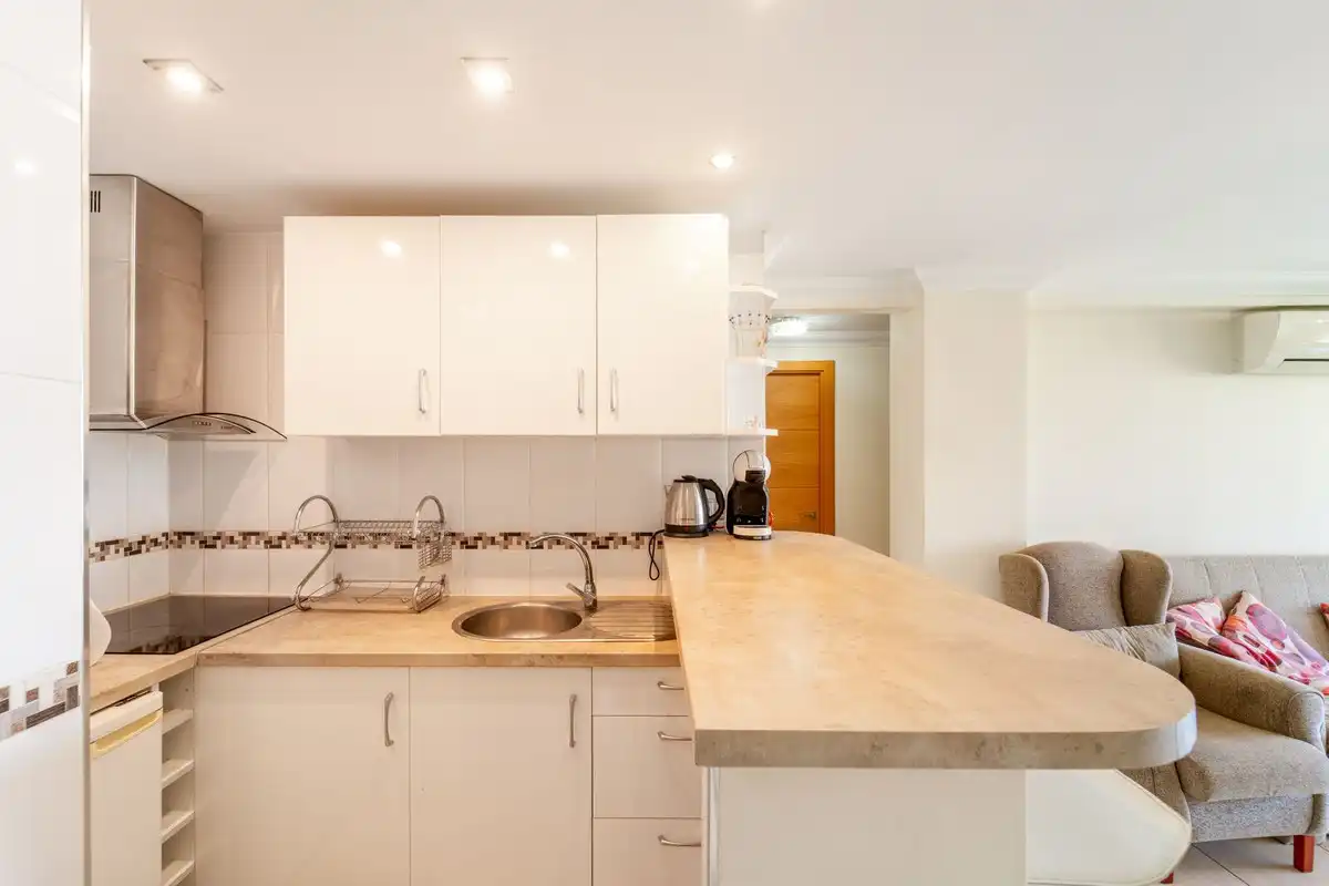 Cocina de Apartamento de alquiler en Benalmádena con Aire acondicionado y Piscina comunitaria
