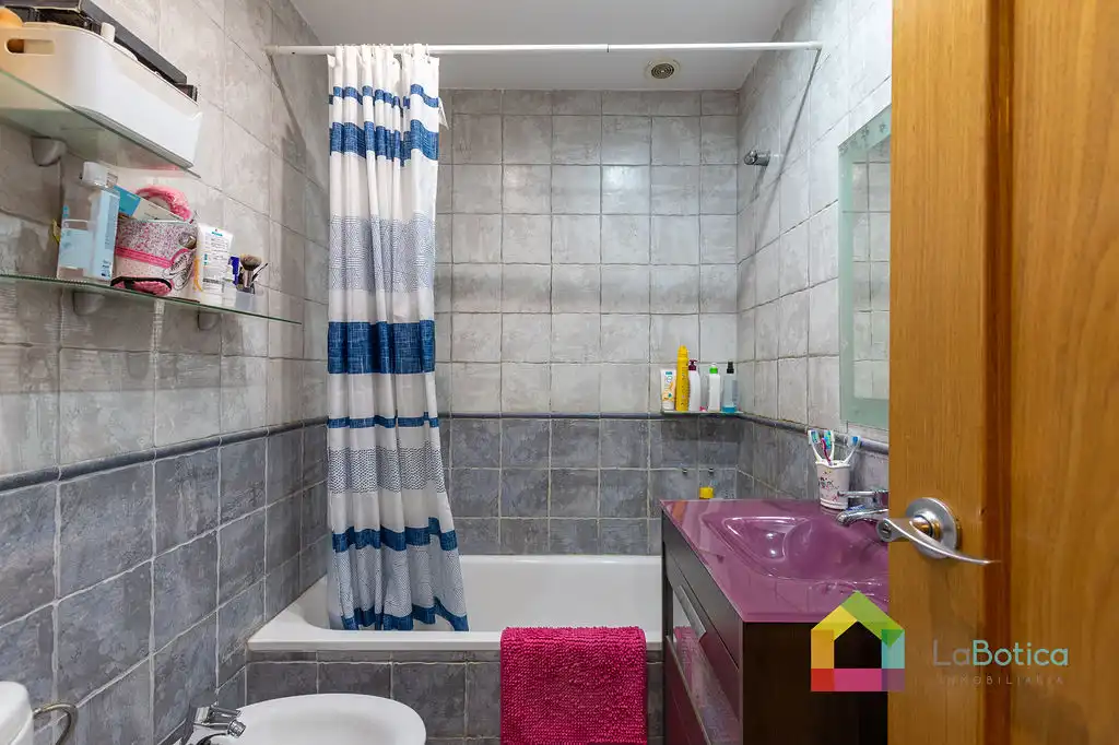 Bathroom of Detached homes for sale in Toledo  with Air Conditioner, Heating and Terrace