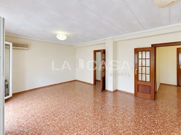 Wohnung mit Balkon zum Verkauf in Camins al Grau