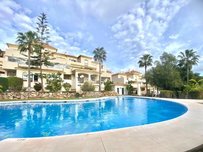 Vista exterior de Dúplex en venda en Marbella amb Terrassa, Traster i Piscina