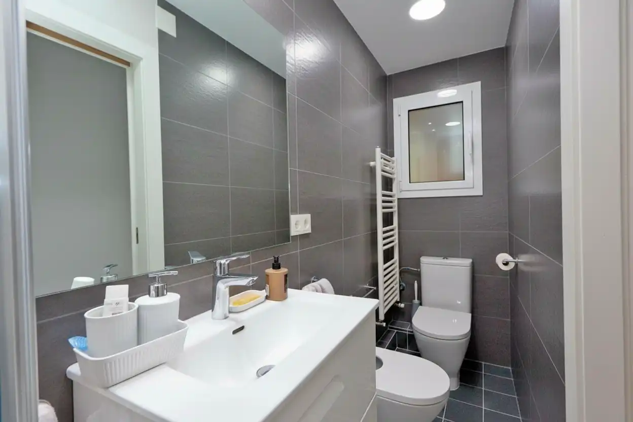 Bathroom of Flat for sale in L'Hospitalet de Llobregat