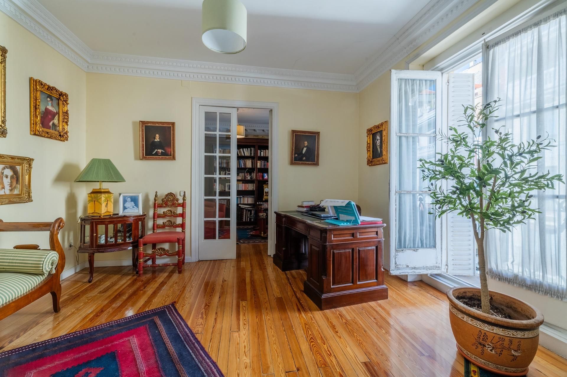 Flat for sale in  Madrid Capital  with Heating and Balcony