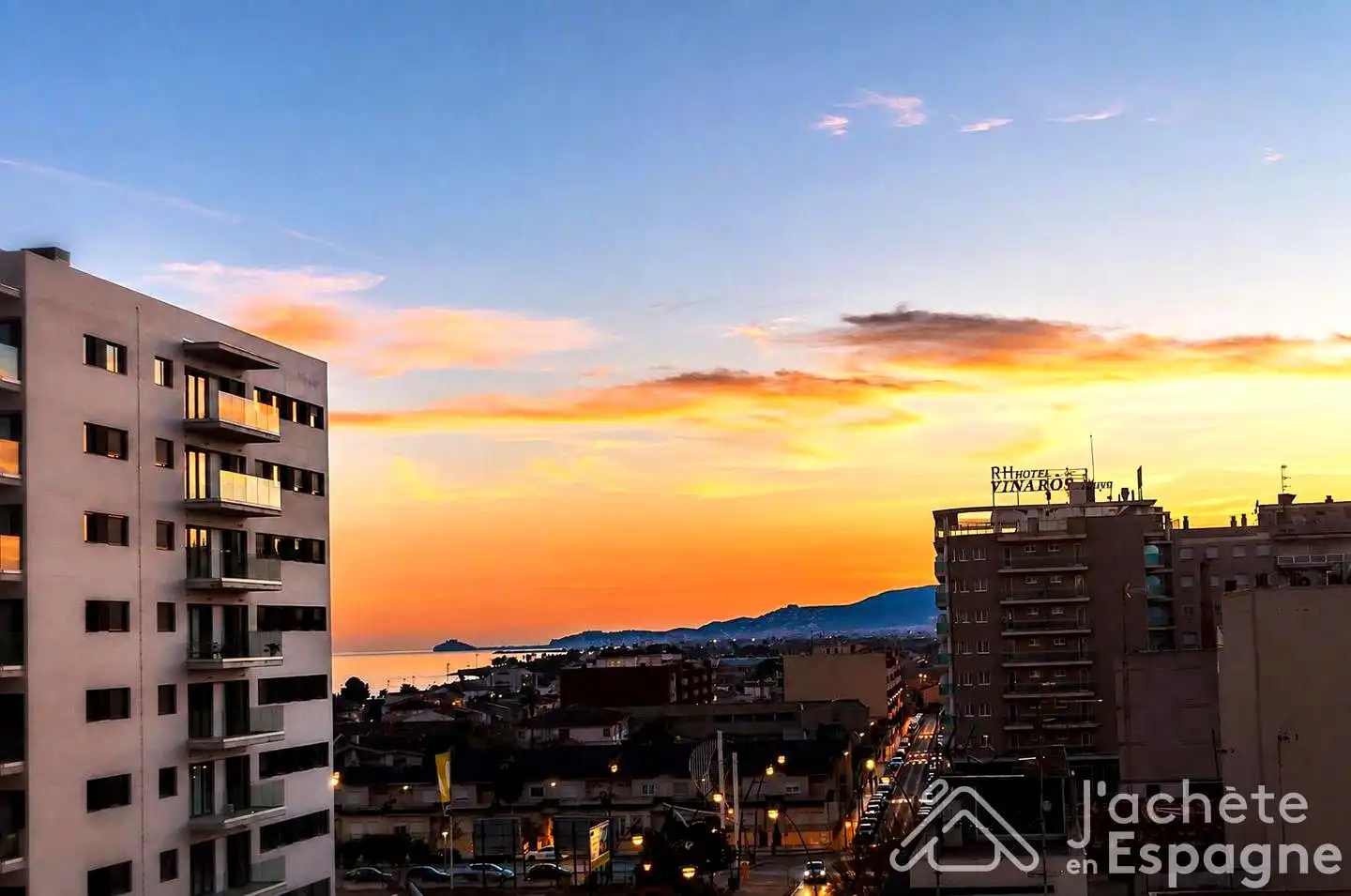 Vista exterior de Ático en venta en Vinaròs con Calefacción, Terraza y Amueblado