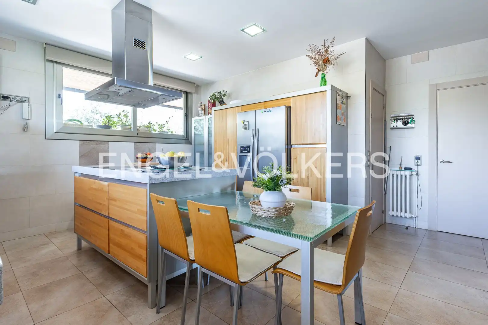 Cocina de Casa o chalet en venta en Canovelles con Aire acondicionado, Calefacción y Jardín privado