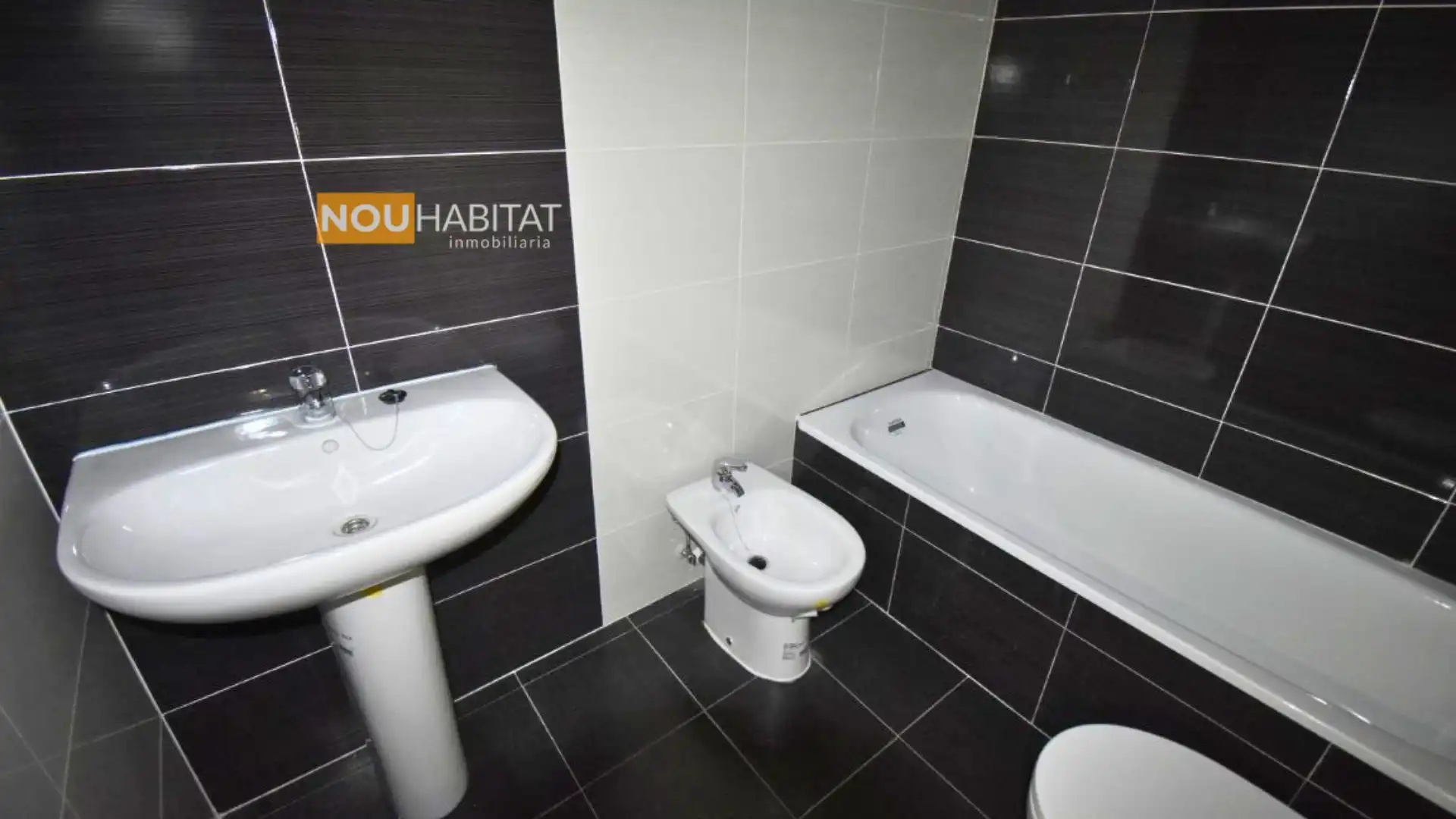 Badezimmer von Wohnung zur Miete in Real