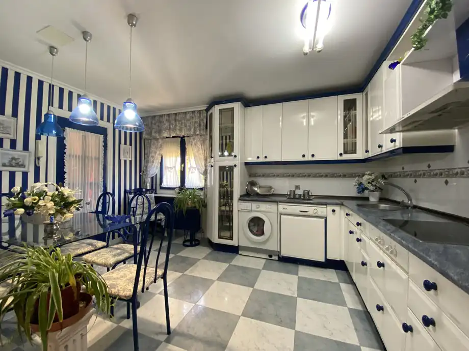 Cocina de Casa o chalet en venta en Alegría-Dulantzi con Calefacción, Jardín privado y Parquet