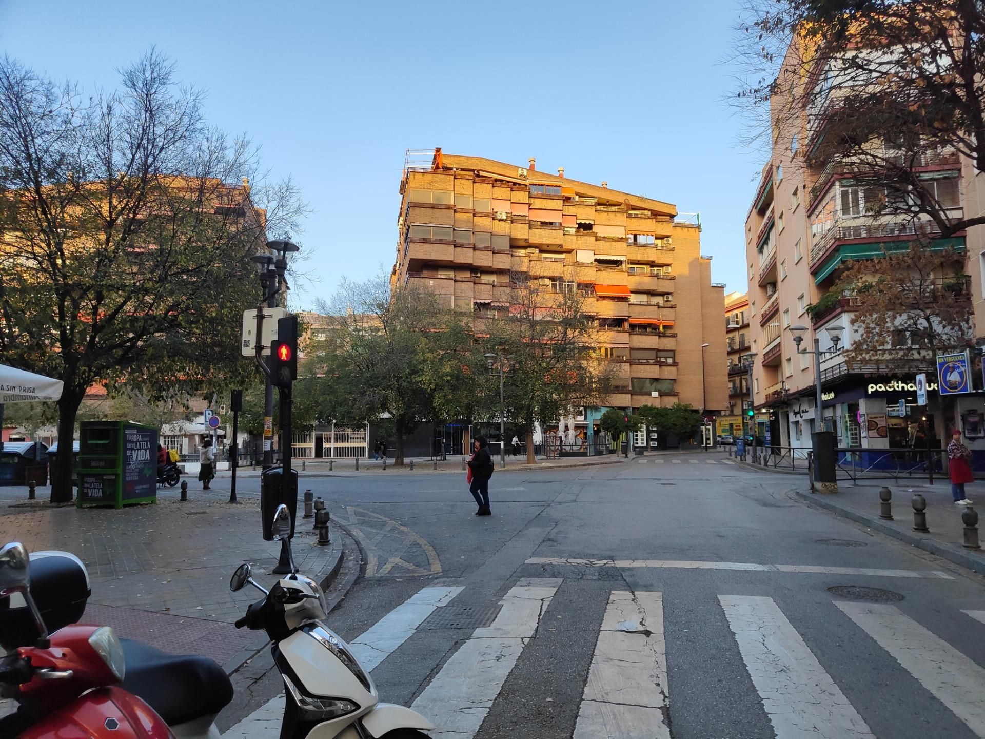 Vista exterior de Local de lloguer en  Granada Capital