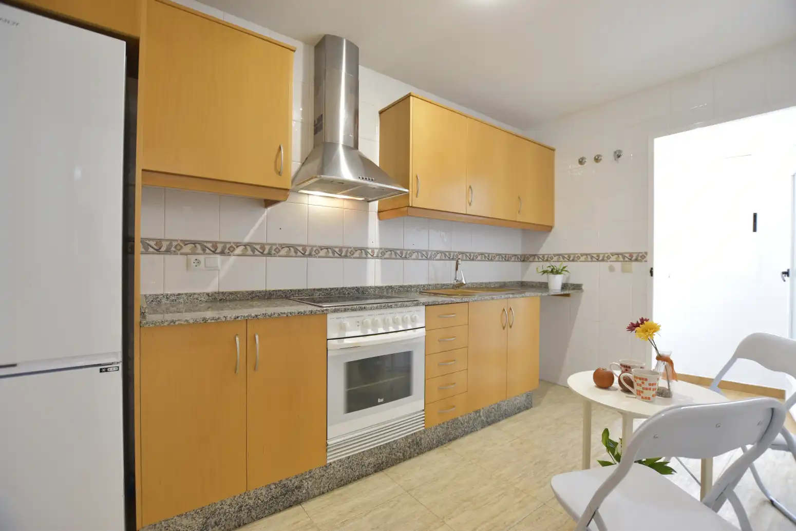 Piso de alquiler en Rafelbuñol / Rafelbunyol, Valencia