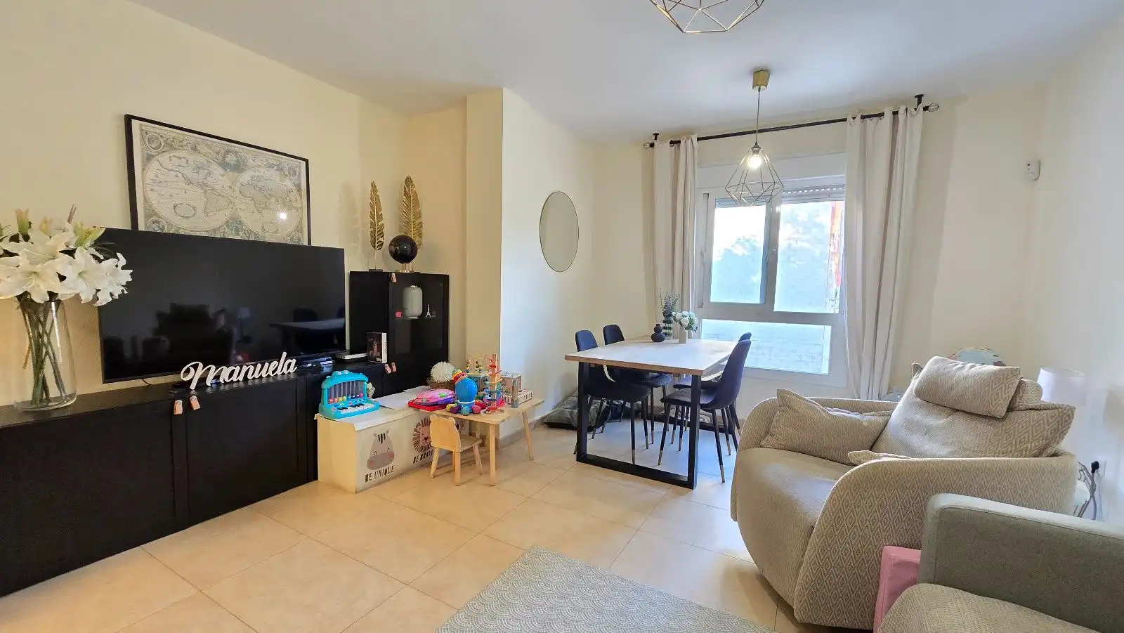 Living room of Flat for sale in El Pinillo 