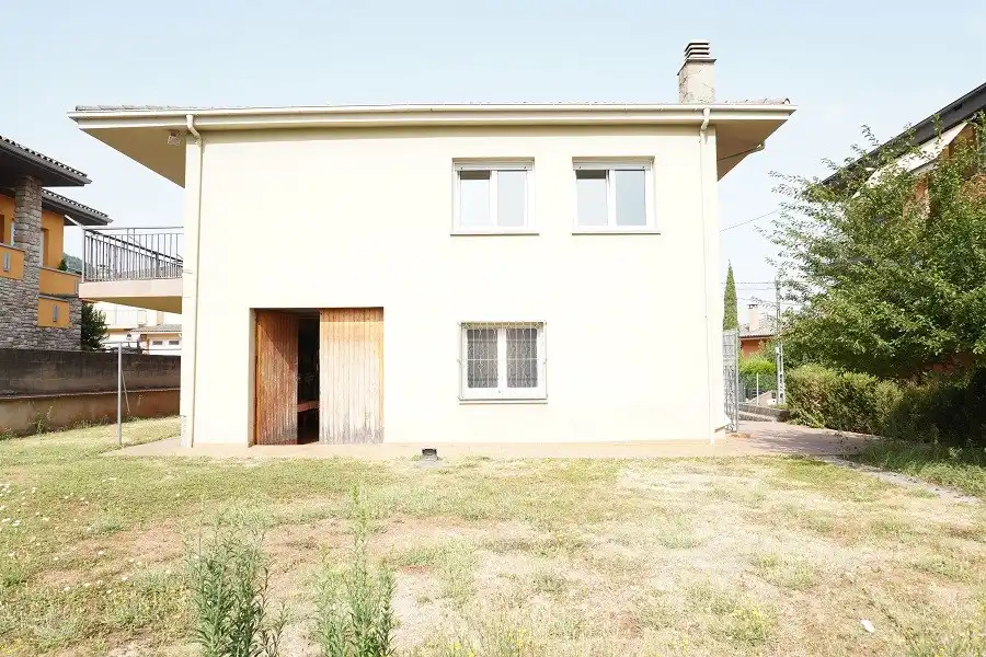 Vista exterior de Casa o xalet en venda en Sant Joan Les Fonts amb Aire condicionat, Calefacció i Terrassa