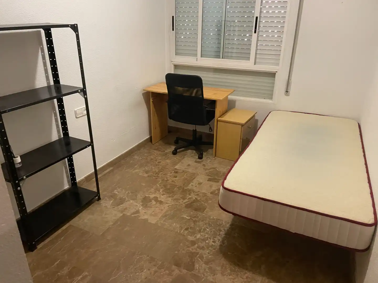 Habitación de Piso de alquiler en Murcia con Amueblado, Horno y Lavadora
