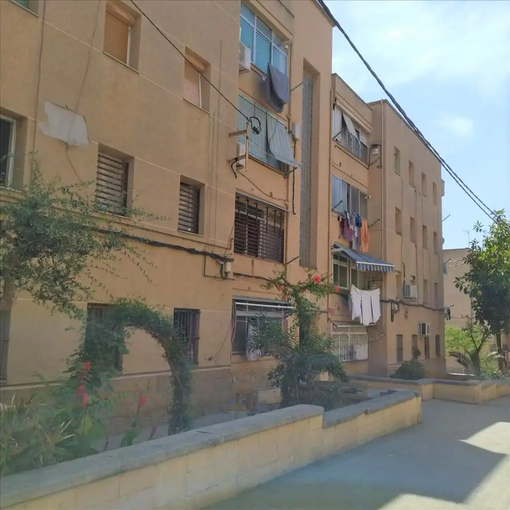 Vista exterior de Piso en venta en L'Hospitalet de Llobregat