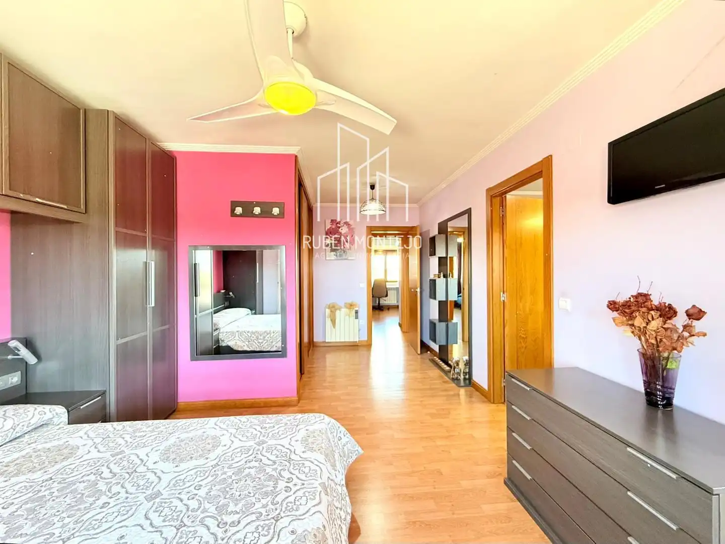 Habitación de Casa adosada en venta en Galindo y Perahuy con Calefacción, Jardín privado y Terraza