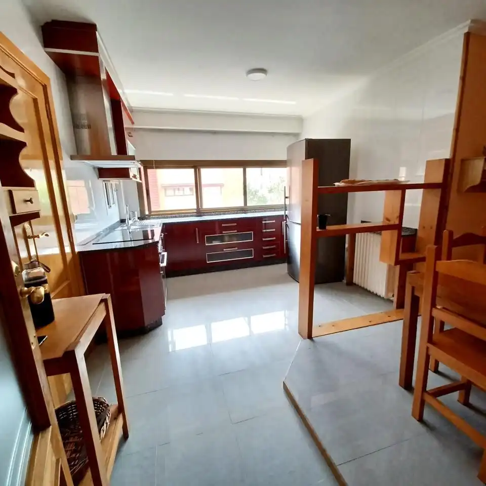 Küche von Wohnung zur Miete in Ourense Capital  mit Heizung, Privatgarten und Möbliert