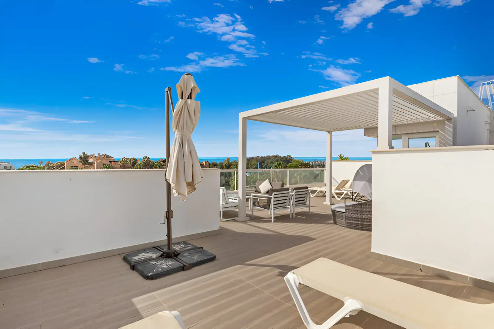 Penthouse with pool for sale in Marbella Centro, imagen 2