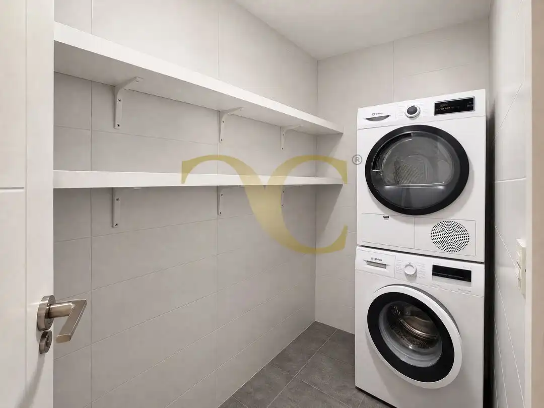 Cuina de Pis en venda en Oviedo  amb Aire condicionat, Calefacció i Terrassa