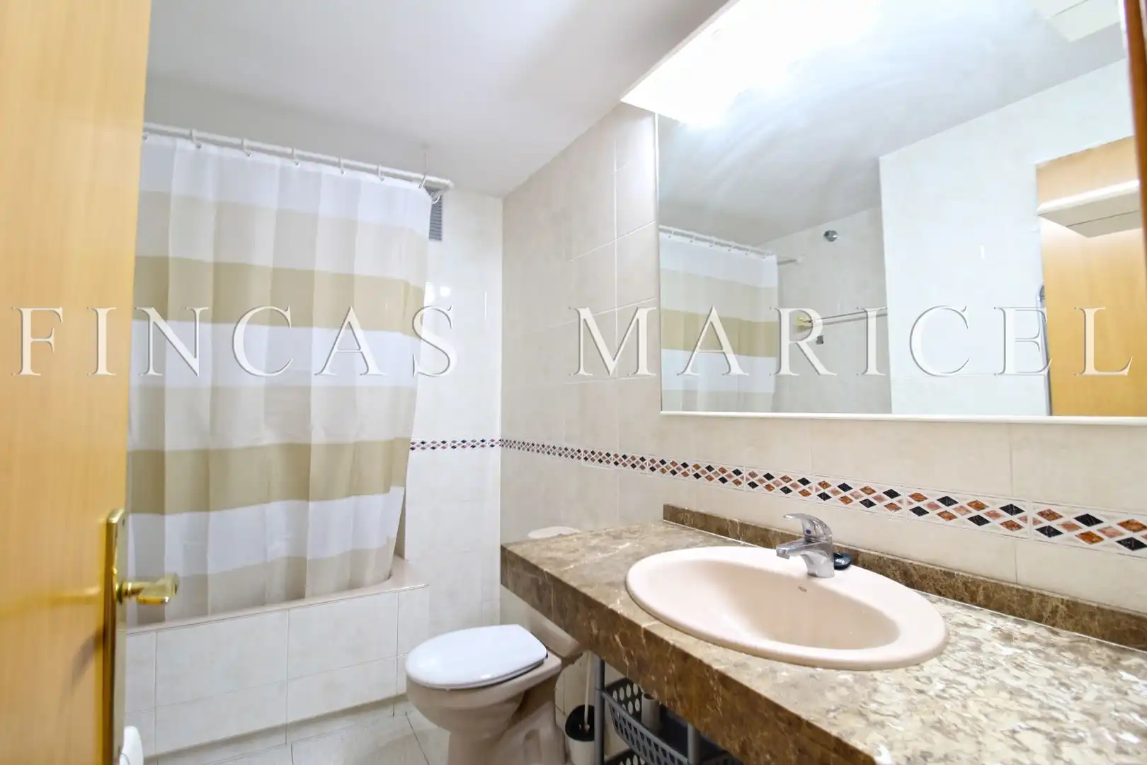 Badezimmer von Wohnung zum Verkauf in Sitges mit Klimaanlage, Heizung und Terrasse