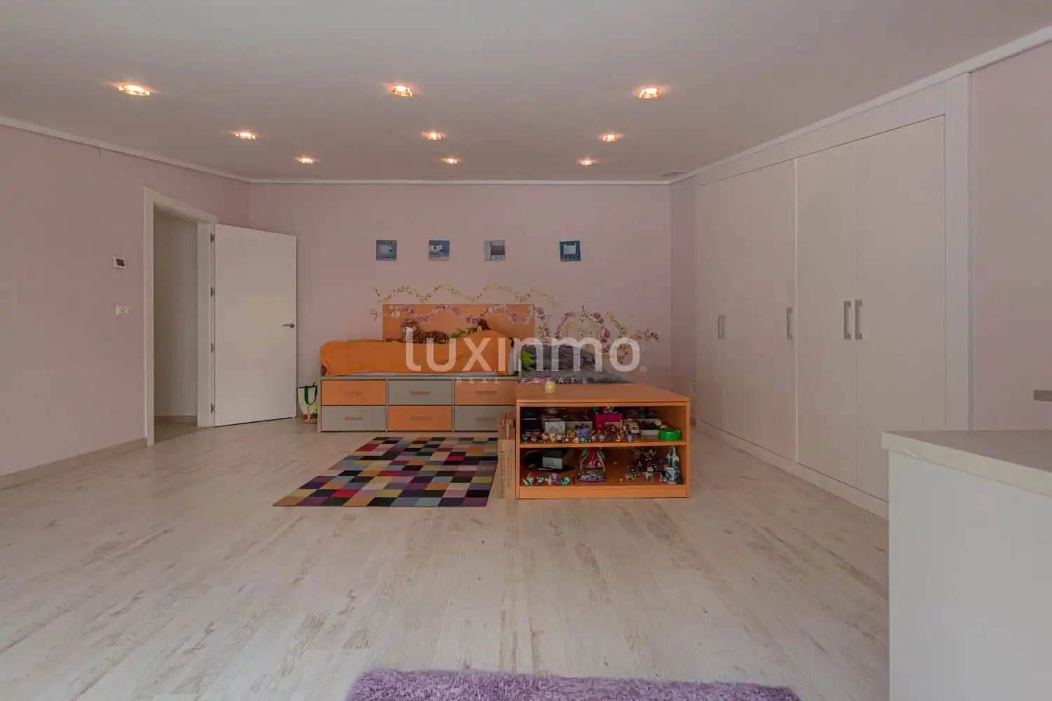 Schlafzimmer von Dachboden zum Verkauf in Altea mit Klimaanlage, Heizung und Privatgarten