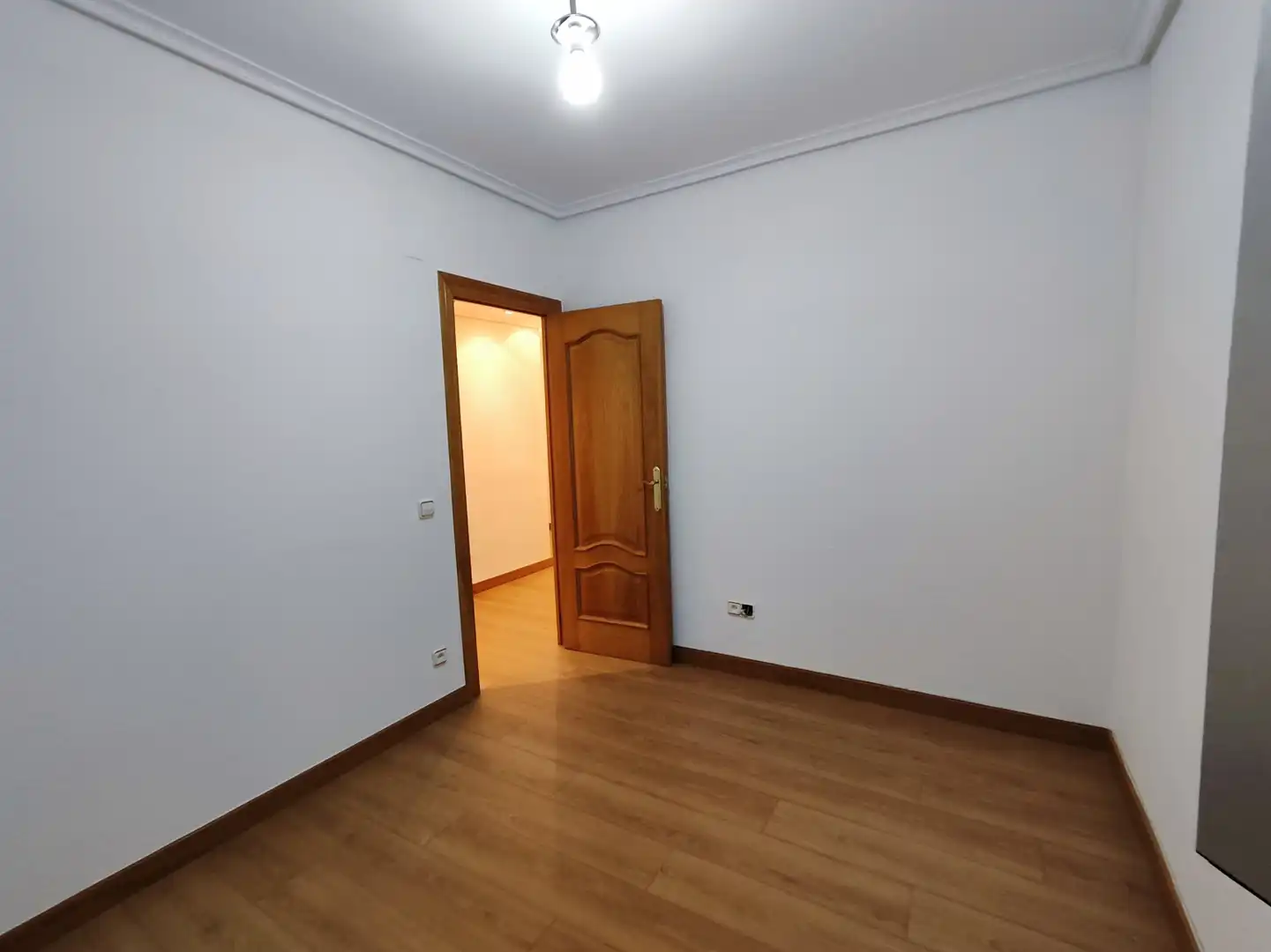 Pis en venda en  Logroño amb Calefacció, Parquet i Balcó