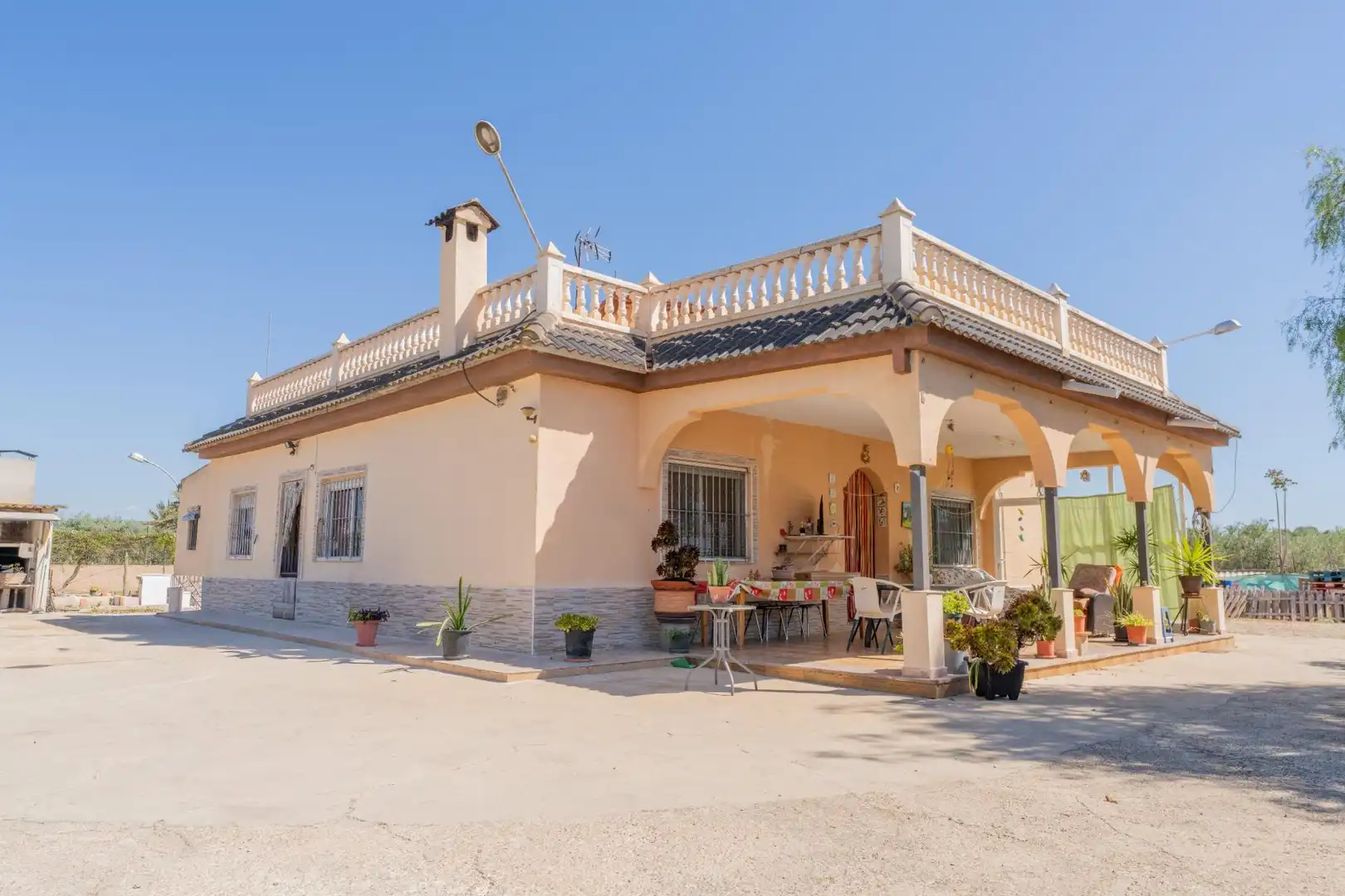 Vista exterior de Casa o chalet en venta en Elche / Elx con Aire acondicionado, Terraza y Piscina