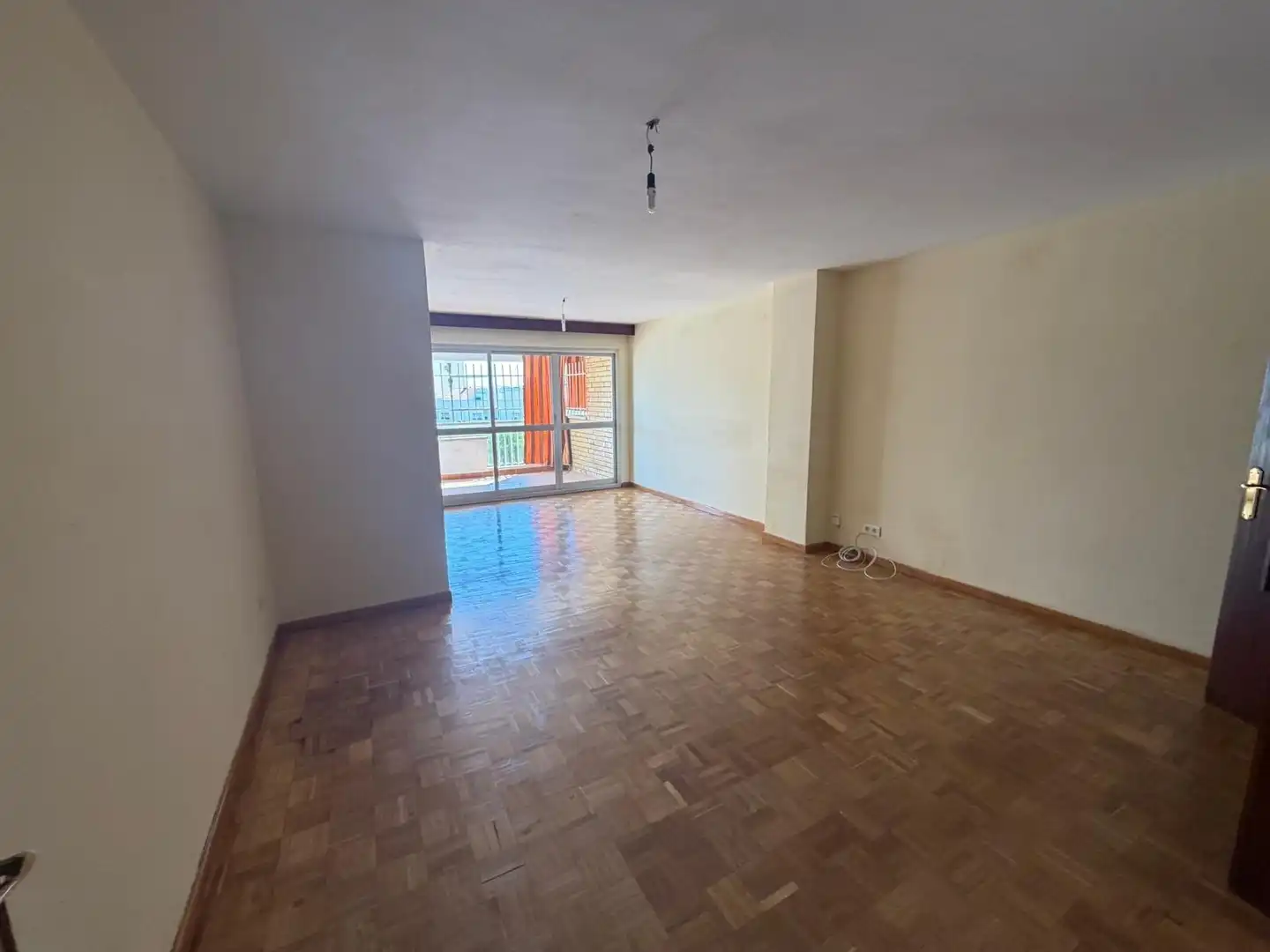 Sala d'estar de Pis de lloguer en Sevilla amb Aire condicionat i Terrassa