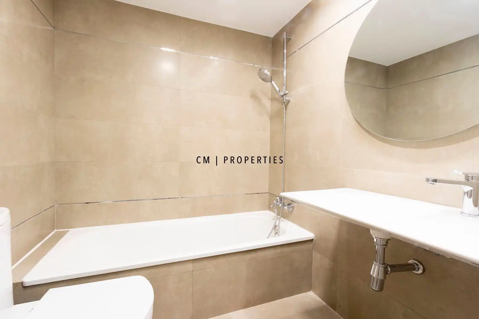 Bathroom of Flat for sale in Valencia  with Air Conditioner, Heating and Parquet flooring