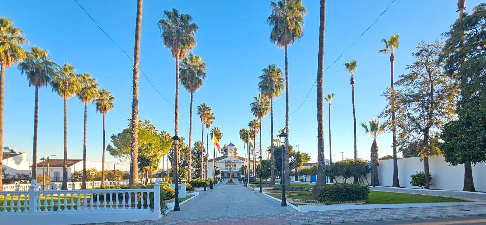 Exterior view of Single-family semi-detached for sale in Espartinas  with Air Conditioner, Heating and Terrace