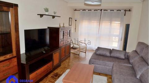 Foto 2 de Piso de alquiler en Oviedo - Calle Lopez del Vallado, Fozaneldi - Tenderina, Oviedo