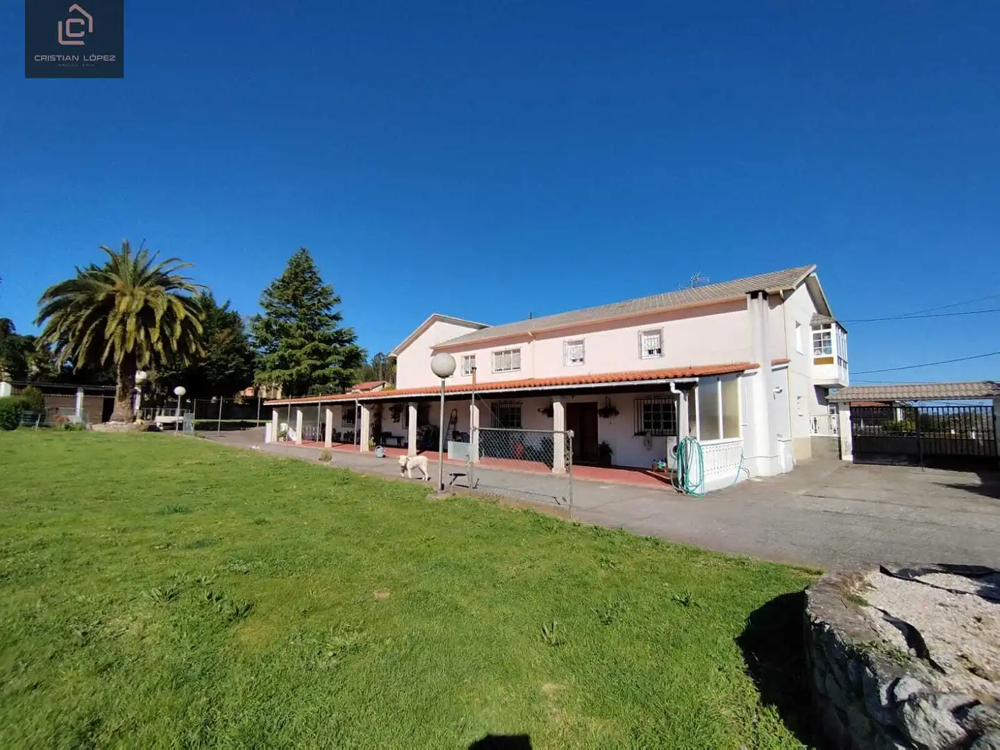 Vista exterior de Casa o xalet en venda en Abegondo amb Calefacció, Parquet i Terrassa
