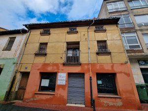 Vista exterior de Casa adosada en venta en Herrera de Pisuerga con Amueblado y Balcón