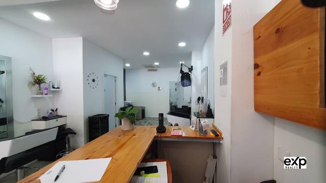 Local comercial en Alquiler en El Alborgí