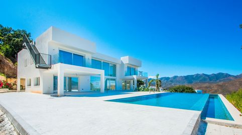 A ESTRENAR VILLA INDEPENDIENTE CON PISCINA PRIVADA INFINITA Y ASCENSOR INTERIOR EN URB.LA MAIRENA Y VISTAS ABIERTAS!!!, immagine 2